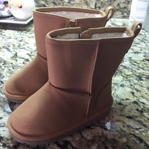 NWT gap kids fleece lined boots